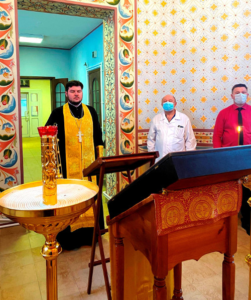 Клирики Удомельского благочиния совершили молебен в Центральной медико-санитарной части №141 г. Удомля и освятили помещения ЦМСЧ 