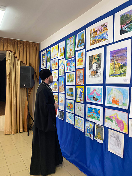 Благочинный Удомельского округа принял участие в жюри детского художественного конкурса «Покров»
