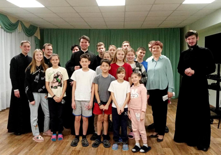 Студенческая группа Московской духовной академии посетила Удомельское благочиние 