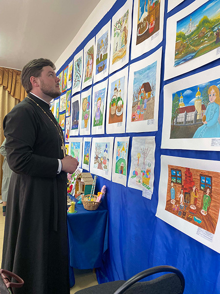 Благочинный Удомельского округа принял участие в жюри детского художественного конкурса «СВЯТАЯ ПАСХА»