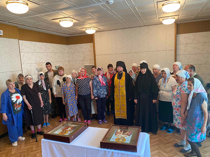 Святыни XXVIII Большого Бежецкого Крестного хода посетили храмы, часовни и социальные учреждения Удомельского городского округа.