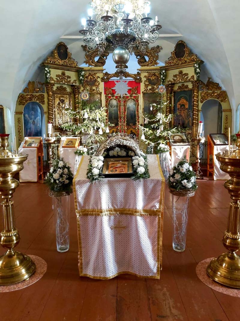 Украшение храмов Удомельского благочиния к празднованию Рождества Христова .