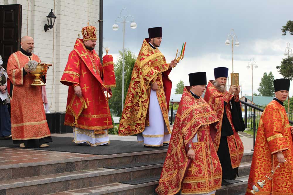 Праздничная воскресная служба в Князь-Владимирском соборе г.Удомля, в неделю 6-ю по Пасхе, о слепом.