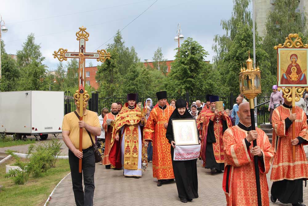 Праздничная воскресная служба в Князь-Владимирском соборе г.Удомля, в неделю 6-ю по Пасхе, о слепом.