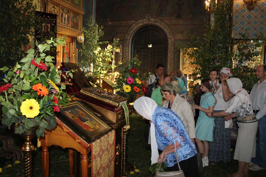 Праздничная служба в Князь-Владимирском соборе г.Удомля на праздник Святой Троицы