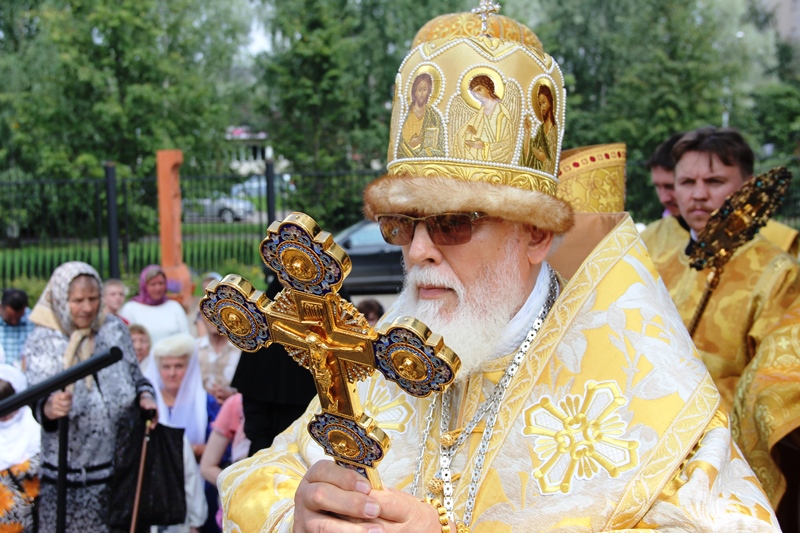 Об архиерейских богослужениях в Князь-Владимирском соборе в день Крещения Руси.