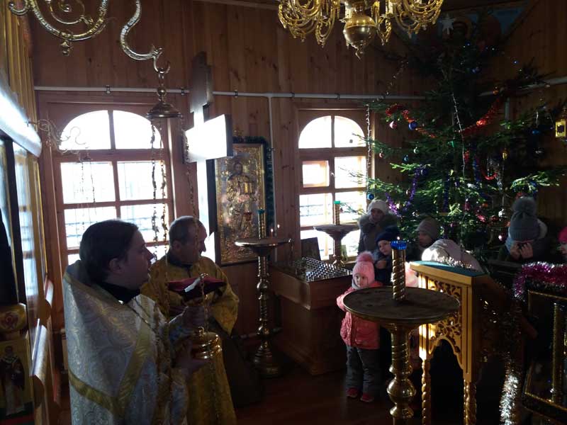 В сельских храмах Удомельского благочиния прошли праздничные Рождественские богослужения