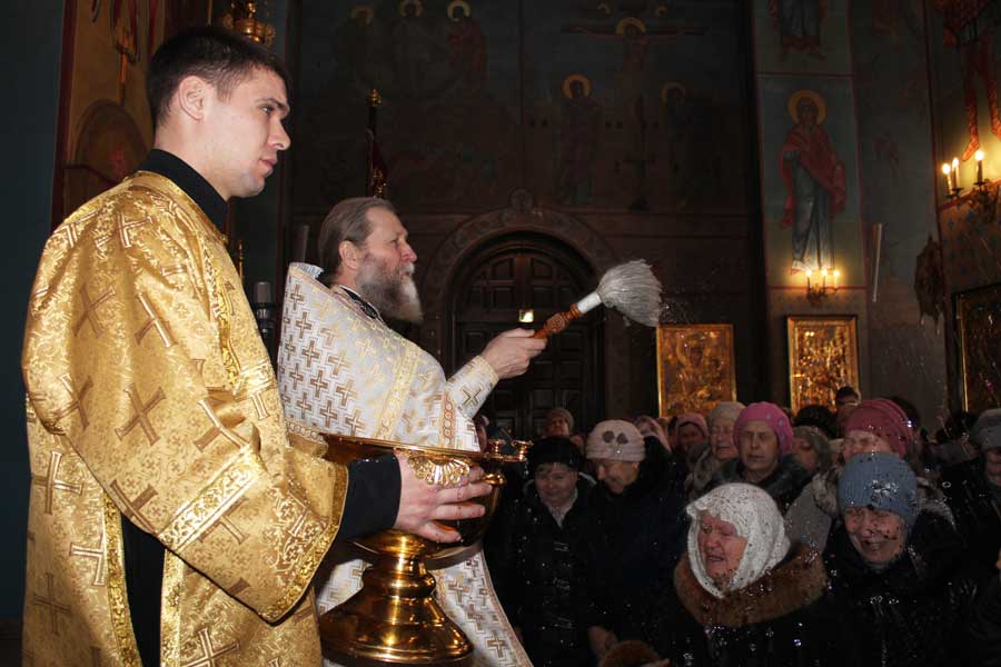 Праздничная служба в Князь-Владимирском соборе на Сретение Господне