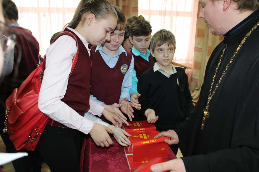 Встреча с учащимися Удомельской Физико-математической школы в честь дня православной книги.