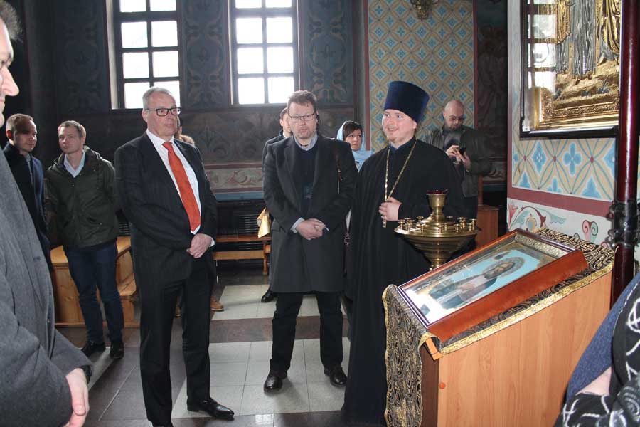 Князь Владимирский собор посетила делегация из Финляндии