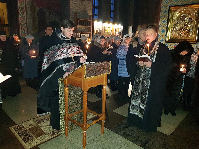 В Князь-Владимирском соборе г.Удомля завершилось чтение покаянного канона Андрея Критского