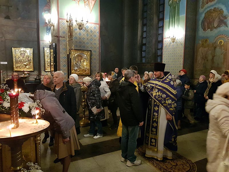Праздничная служба на Воздвижение Честнаго Креста Господня прошла в Князь-Владимирском соборе г.Удомля