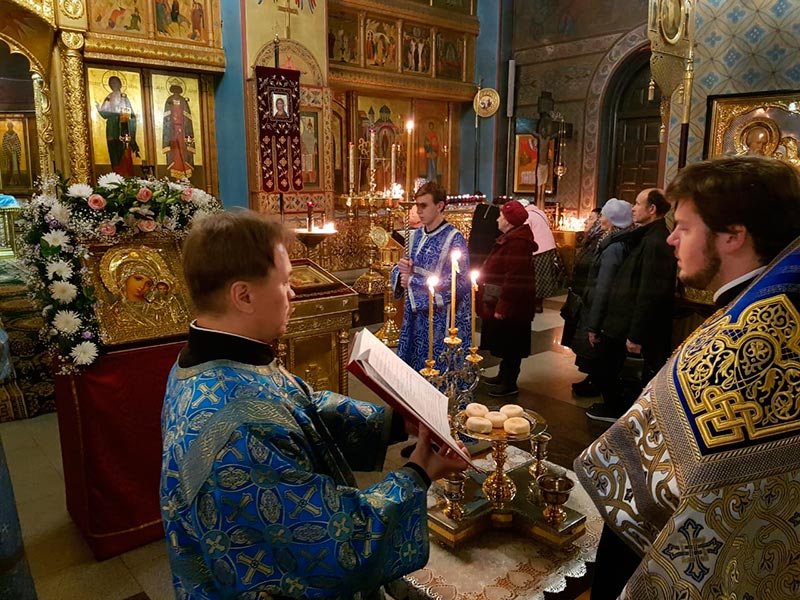 Богослужние в праздник Казанской иконе - г.Удомля
