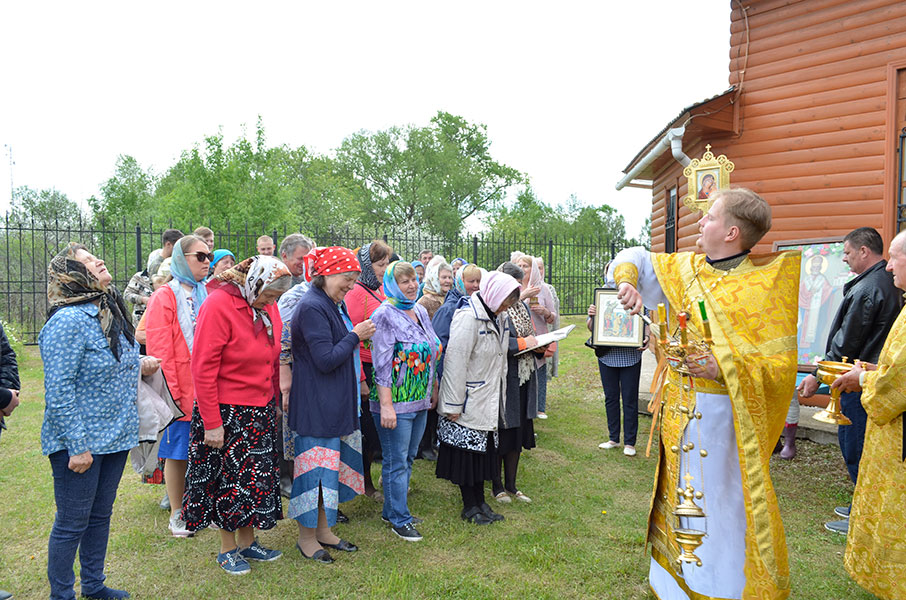 Крестный ход и праздничная служба в день памяти Свт. Николая Чудотворца в Брусово и Деревяжихе