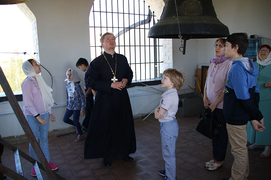 Учащиеся Удомельской СОШ №5 посетили Князь-Владимирский собор