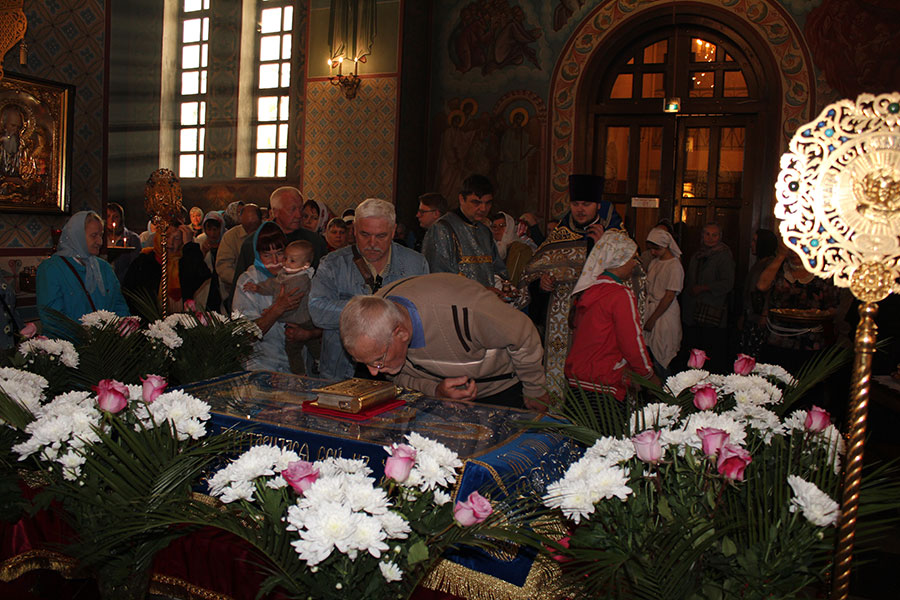 Праздничные службы на праздник Успения Пресвятой Богородицы прошли в Князь-Владимирском соборе