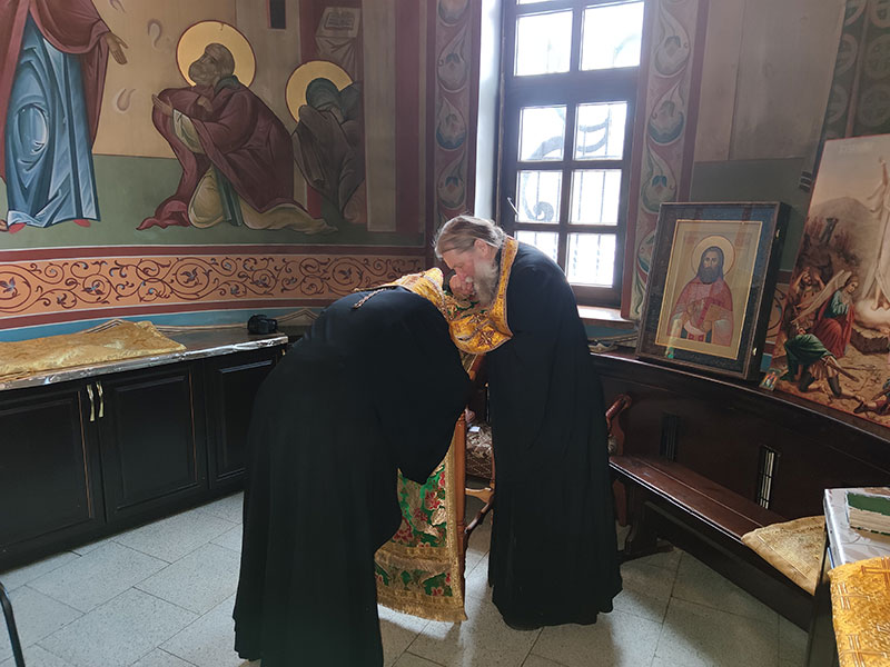 Исповедь и собрание духовенства Удомельского благочиния.